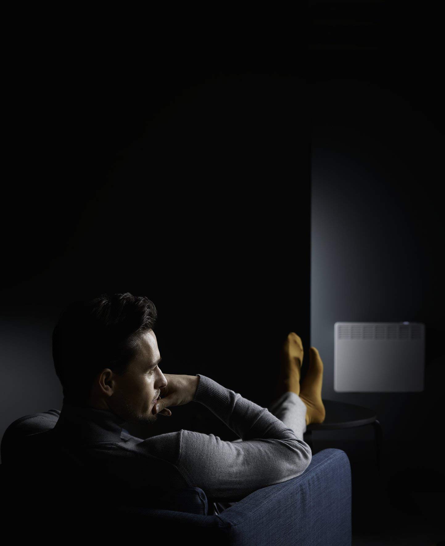 AEG Wandkonvektor WKL 2505 für ca. 25 m², 2500 W, 5-30 °C, wandhängend, LC-Display, Wochentimer, Metall, Ökodesign 2018, 236536