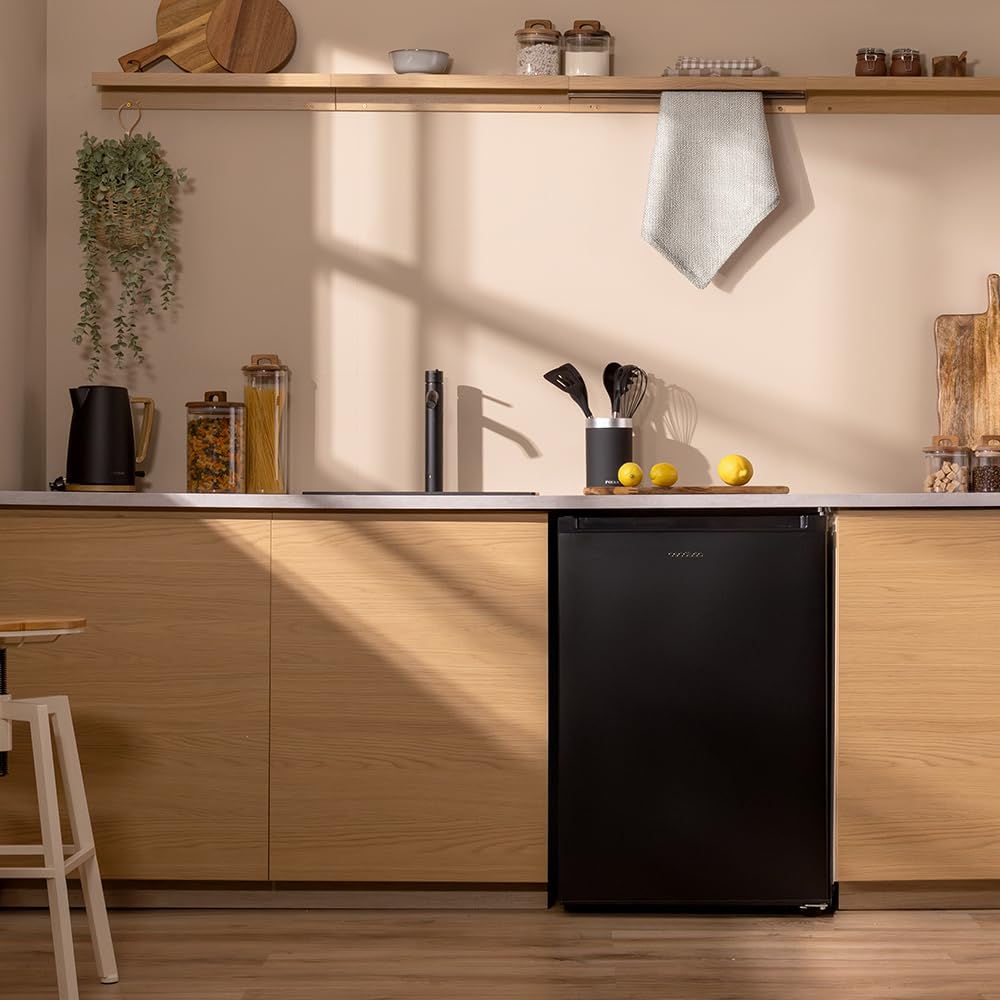 Cecotec Vertikaler Tischgefrierschrank 97 L Bolero CoolMarket TF 97 White, Energieeffizienzklasse E, Kompakte Bauweise, Umkehrbare Tür, 3 Schubladen, Maße 55,1 x 57,5 x 83,5 cm, Farbe Weiß